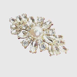 Snowflake Flower Scarf Clip Silver-Tone‎ Clear Rhinestones Large Pearl Heavy